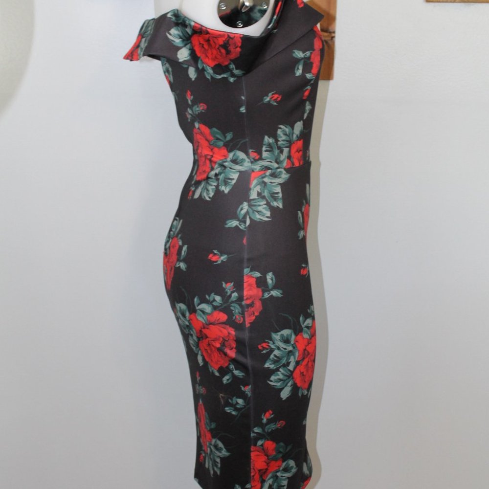 Charlotte Russe Off-The-Shoulder Rose Dress - Picture 4 of 10